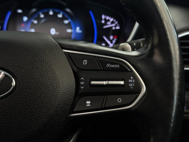 2019 Hyundai Santa Fe 2.2 CRDi Premium SE SUV 5dr Diesel Auto 4WD Euro 6 (s/s) 7 Seat (200 ps) ES...
