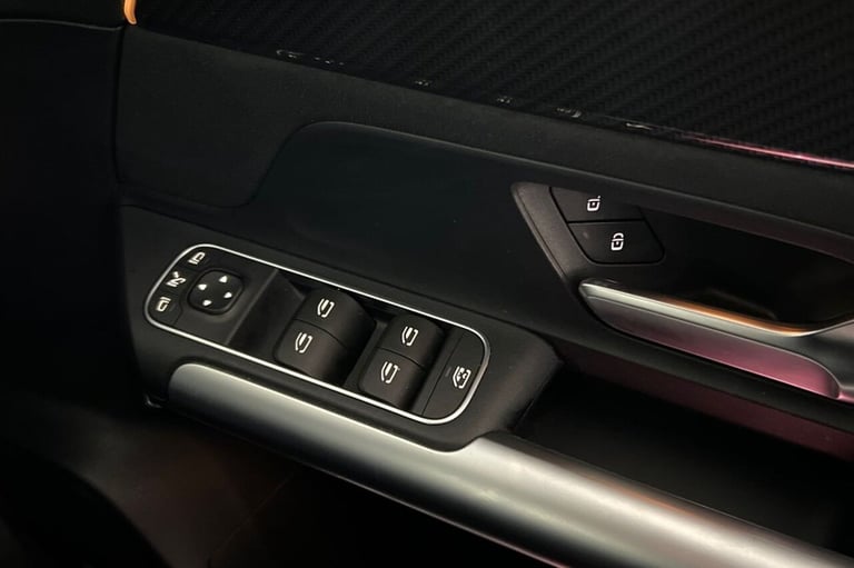 2023 23 MERCEDES-BENZ GLA CLASS 1.3 GLA250E 15.6KWH AMG LINE (PREMIUM) SUV 5DR P