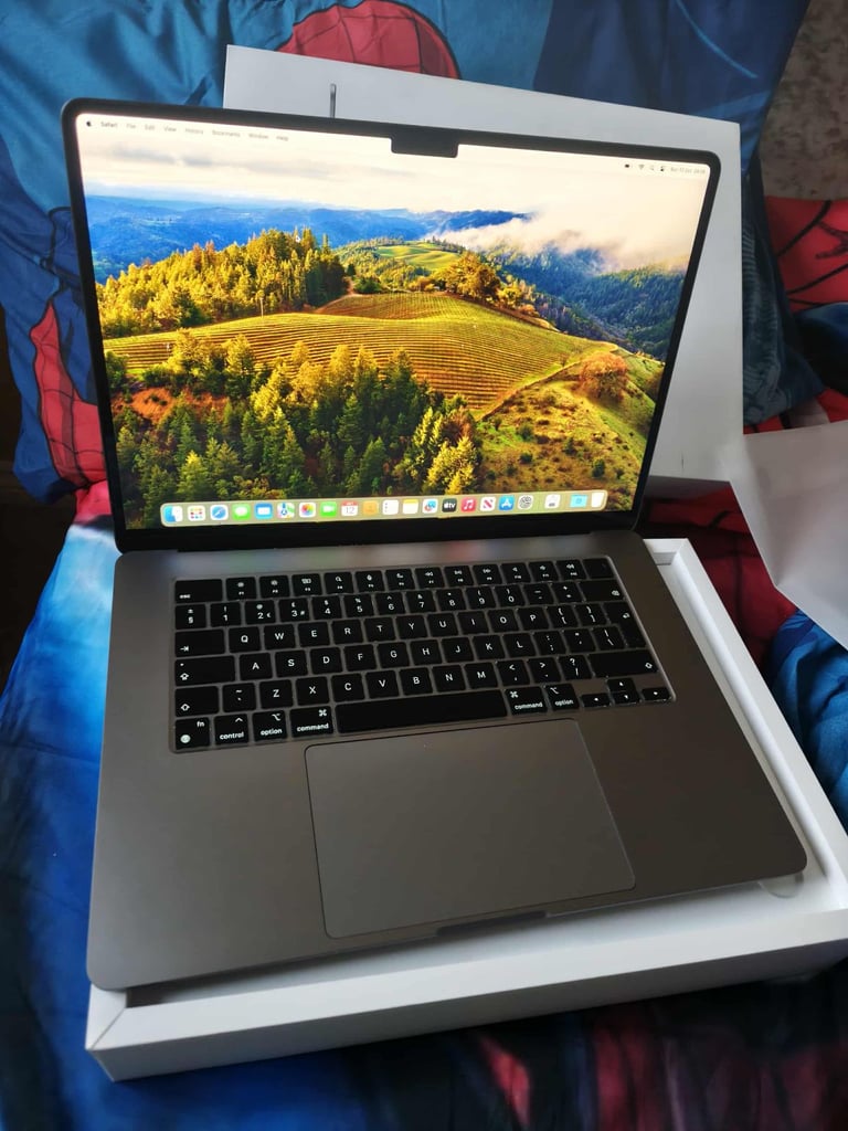 MacBook Air (15-inch, M3, 2024) Space Grey