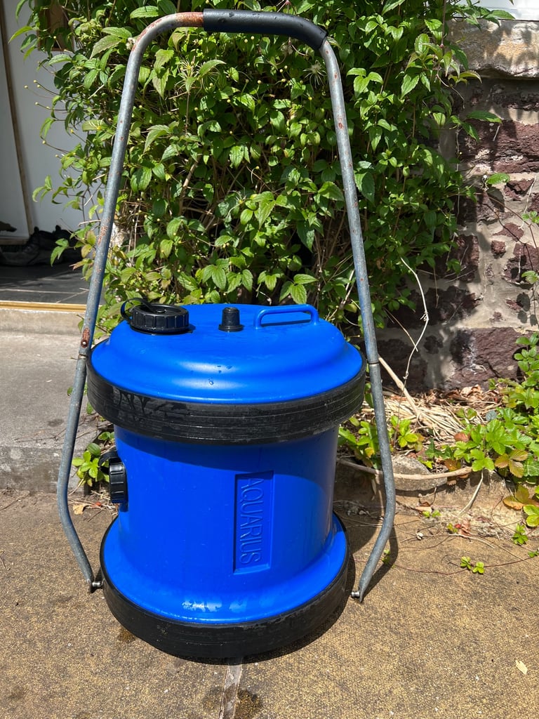 Aqua roll, Caravan Water Container