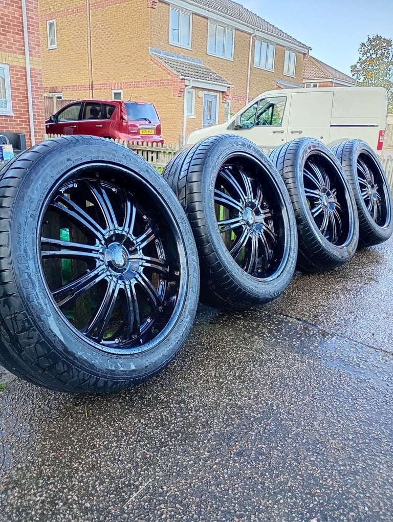 image for 22" Wolf Race wheels with tyres