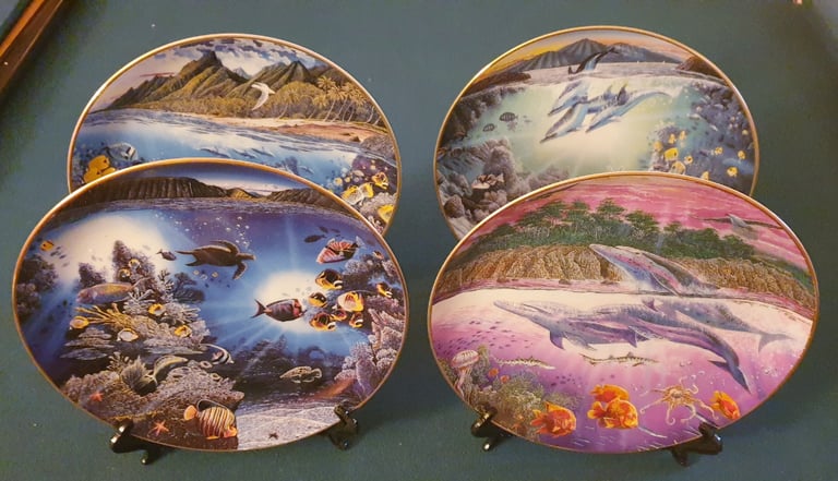 Collection of 4 Danbury Mint Underwater Paradise plates - boxed with stands