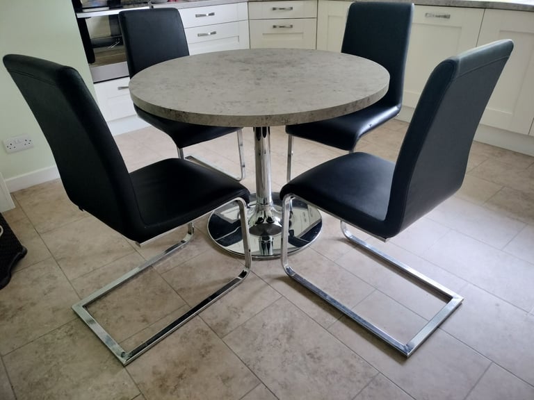 image for 4 Kitchen Chairs