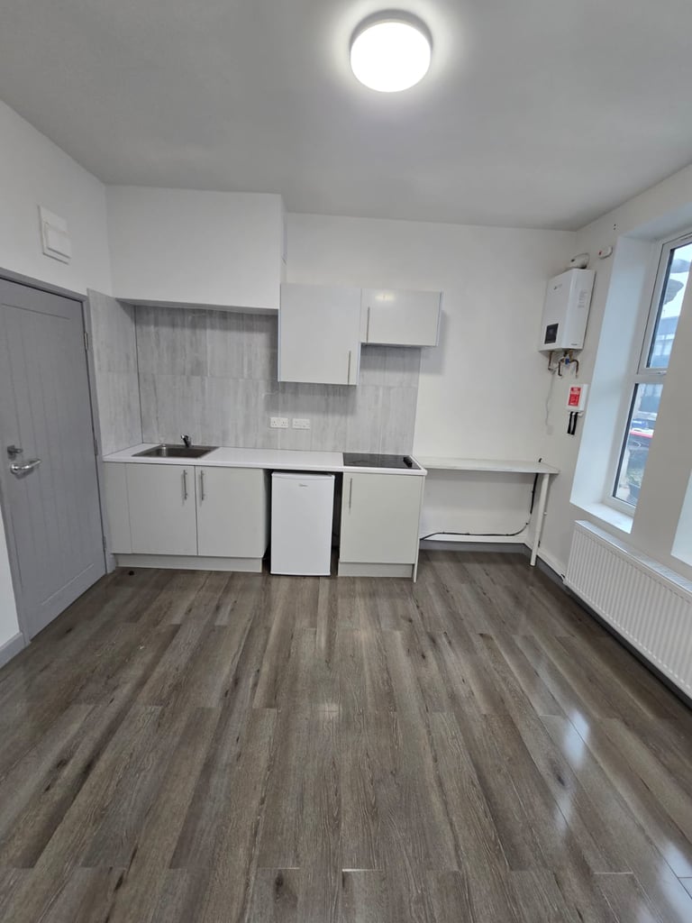 1 bedroom flat in 8A chapel rd Ilford London IG1 2AG
