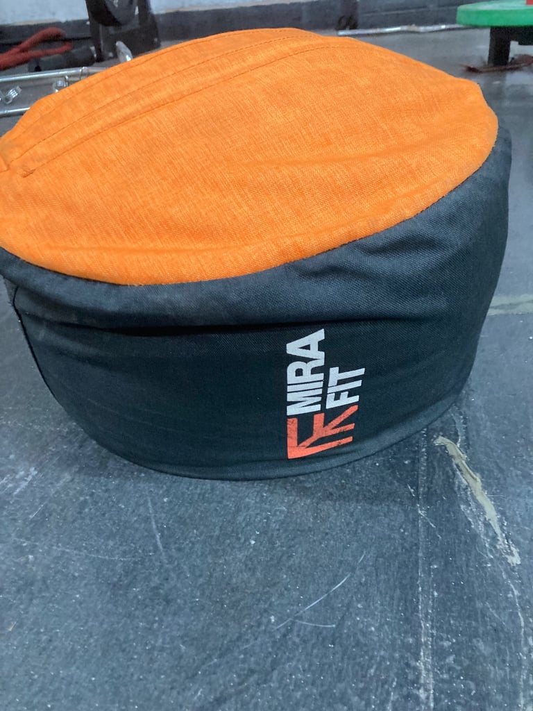 Strong man / CrossFit / sandbag 