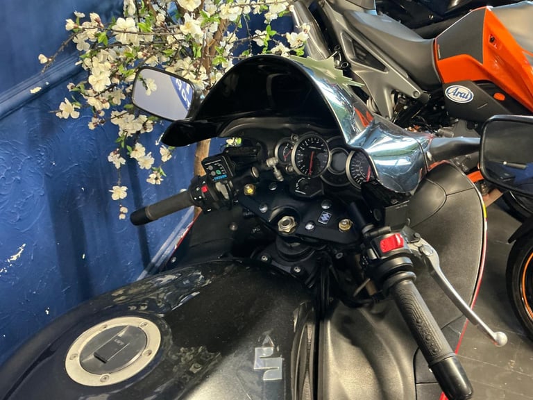 Suzuki GSX1300 r free delivery 