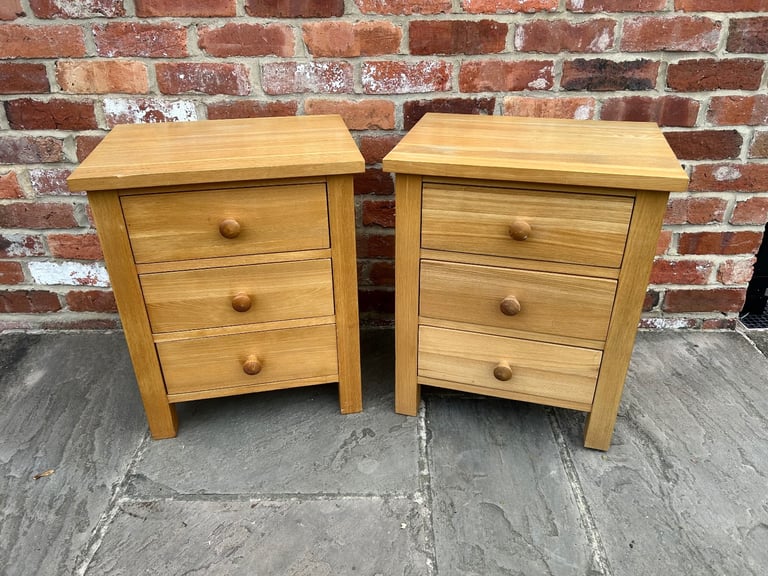 Pair of Solid Oak Bedside Tables - Great Condition 