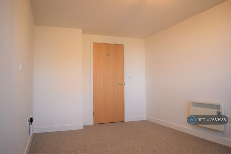 2 bedroom flat in Jenner House, Nottingham, NG3 (2 bed) (#2683985)