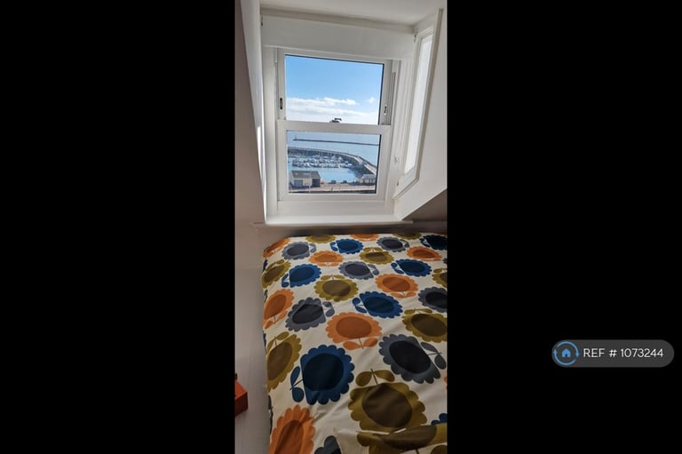 3 bedroom flat in Prospect Terrace, Ramsgate, CT11 (3 bed) (#1073244)
