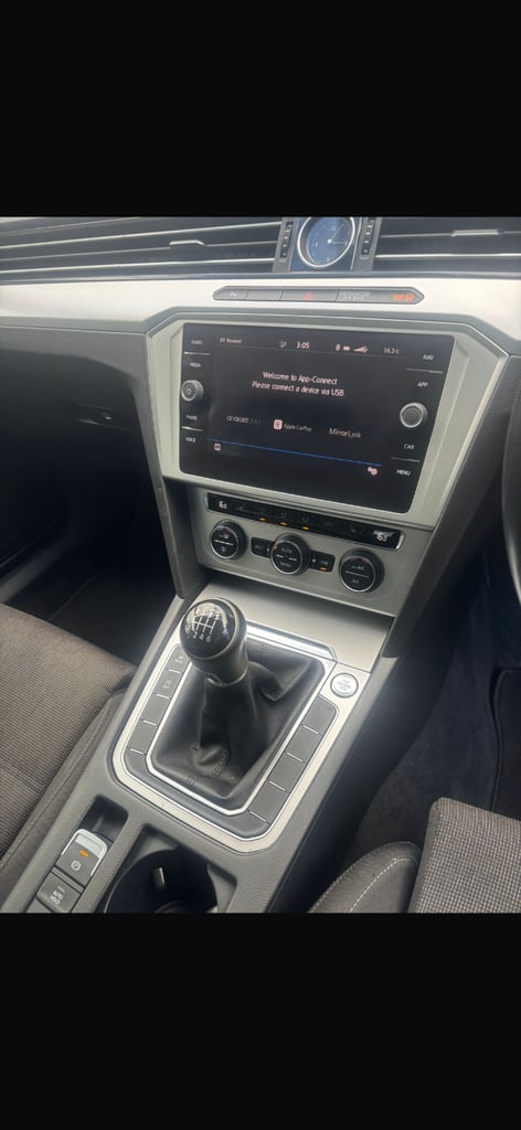 Volkswagen, PASSAT, Saloon, 2018, Manual, 1498 (cc), 4 doors