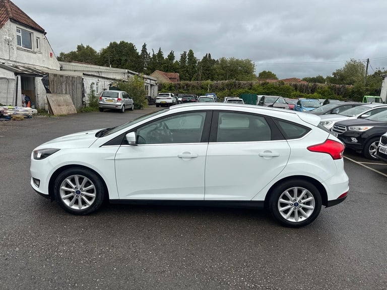 2016 Ford Focus 1.0T EcoBoost Titanium Euro 6 (s/s) 5dr HATCHBACK Petrol Manual