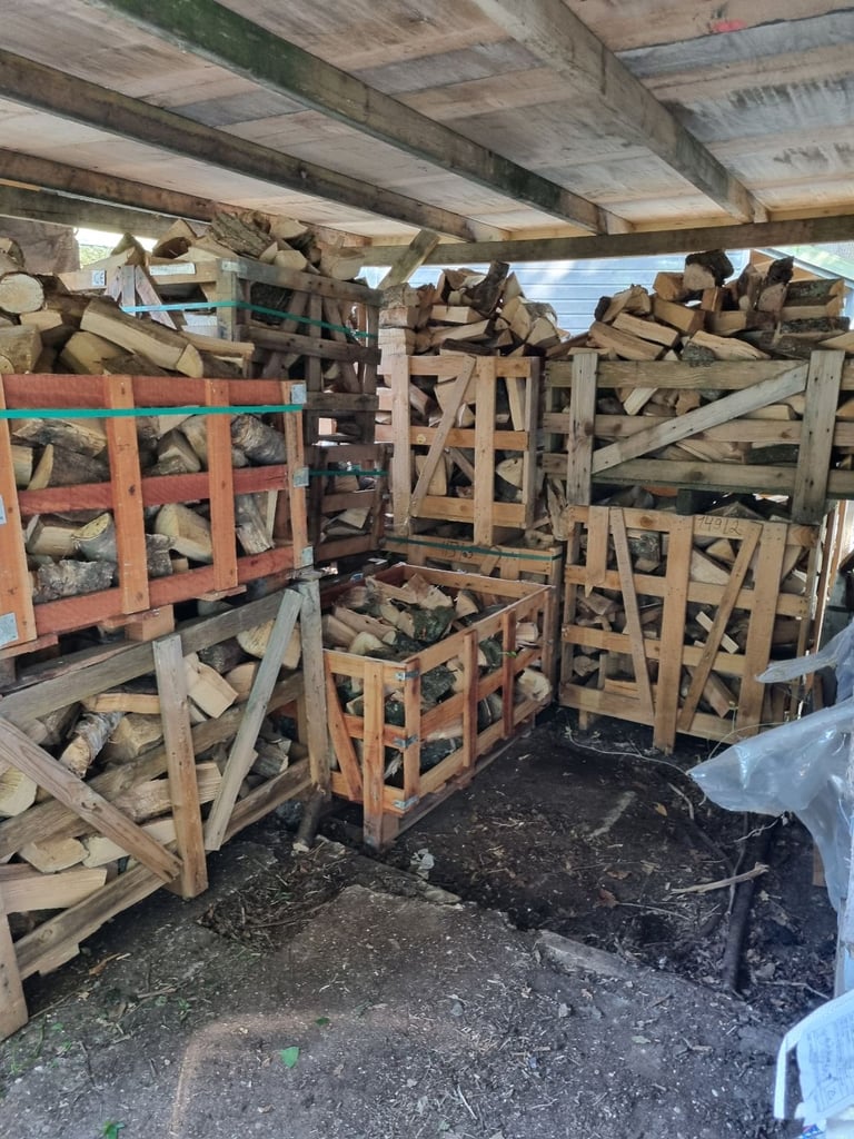 Seasoned Hardwood Logs and Firewood 