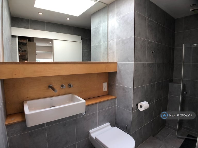 4 bedroom house in The Gardens, London, SE22 (4 bed) (#2652217)