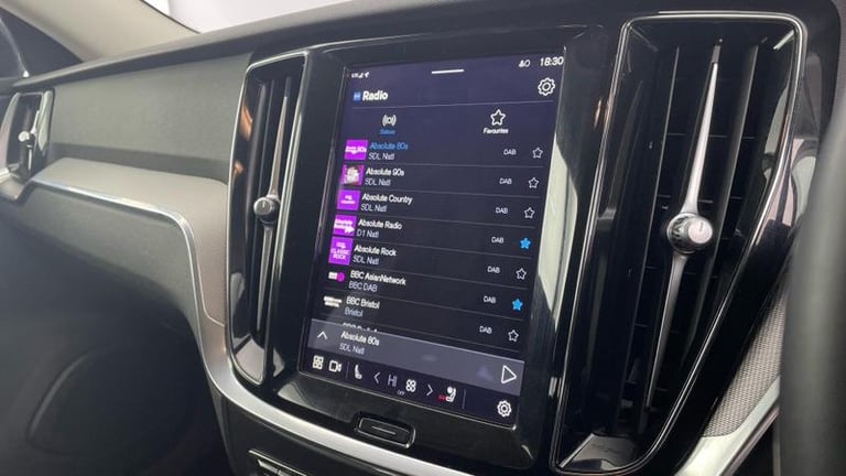 2022 Volvo V60 Recharge Plus T6 AWD plug-in hybrid Electric/Petrol Dark Automatic Estate Hybrid A...