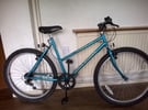 RALEIGH OASIS HYBRID BIKE – in excellent condition and fully working