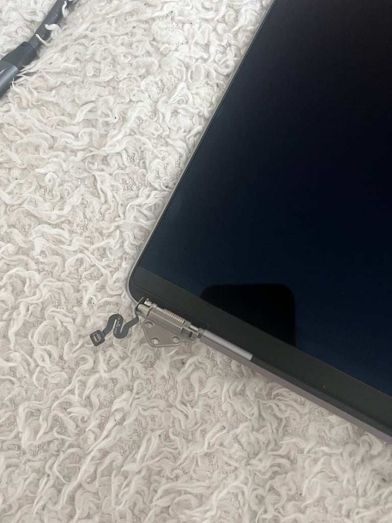 MacBook Pro 2019 16” grey screen 