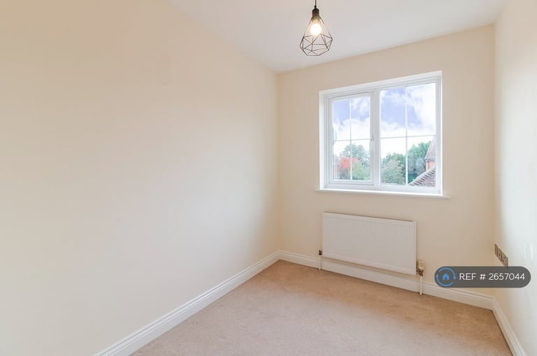 3 bedroom house in Saddlers Close, Fordingbridge, SP6 (3 bed) (#2657044)