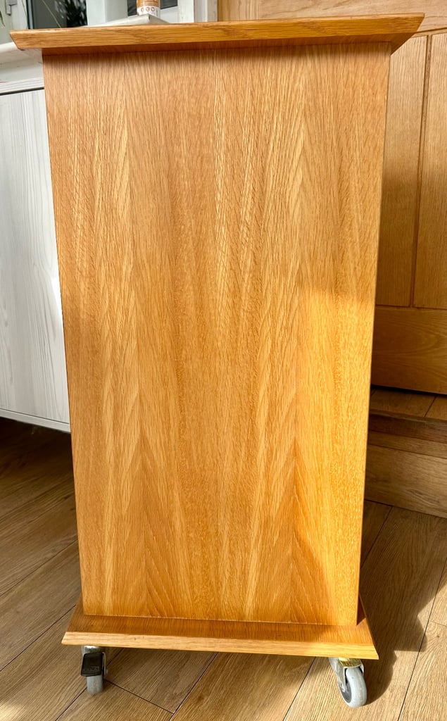 Oak unit, trolley/ cart.