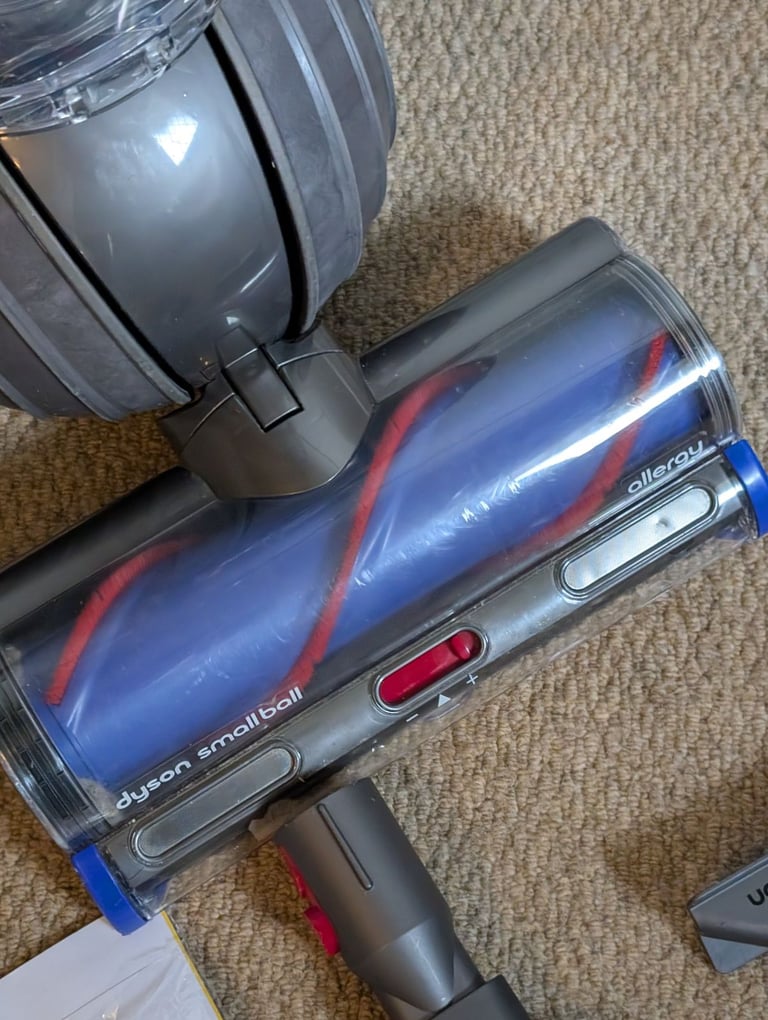 Dyson up22 multifloors vacuum cleaner VGC as new 