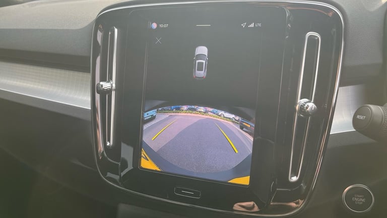 2025 Volvo XC40 2.0 B4 MHEV Plus Black Edition DCT Auto Euro 6 (s/s) 5dr ESTATE Petrol/Electric H...