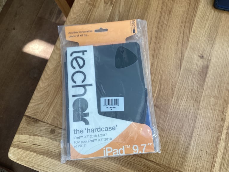 iPad Cover Case TechAir 9.7”Ordered in error £5  can deliver ,Bargain