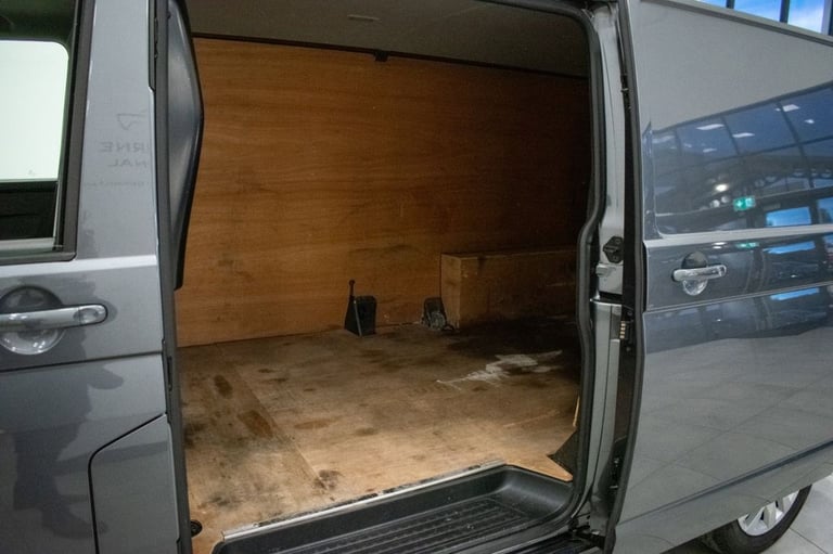 2021 21 VOLKSWAGEN TRANSPORTER 2.0 TDI T30 HIGHLINE PANEL VAN 5DR DIESEL DSG FWD