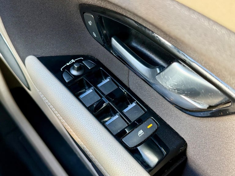 2017 Land Rover Range Rover Evoque 2.0 TD4 SE Tech Auto 4WD Euro 6 (s/s) 5dr ESTATE Diesel Automatic