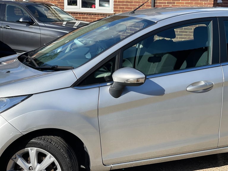 FORD FIESTA 1.4 Zetec 5dr 2011