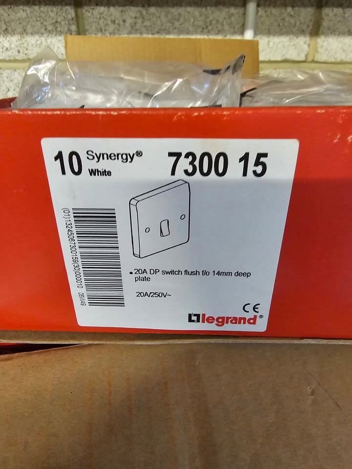 Legrand Synergy 20A DP Switch LED power inidicator in white