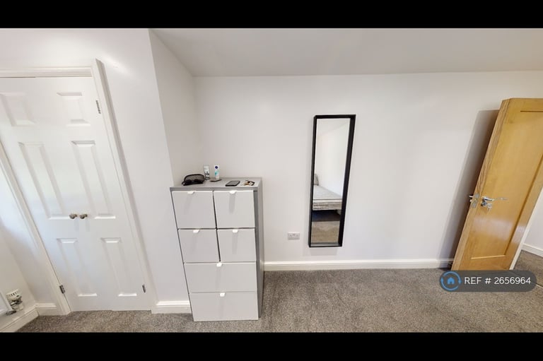 8 bedroom house in Charter Avenue, Coventry, CV4 (8 bed) (#2656964)