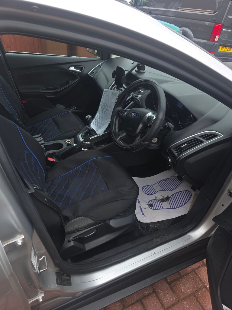 Ford, FOCUS, Hatchback, 2012, Manual, 1560 (cc), 5 doors
