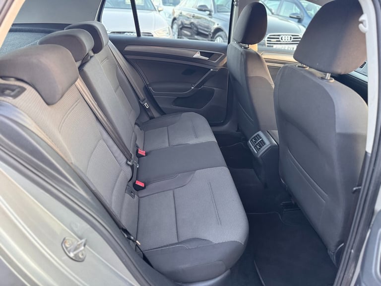 2013 Volkswagen Golf 1.6 TDI 105 SE 5dr HATCHBACK Diesel Manual