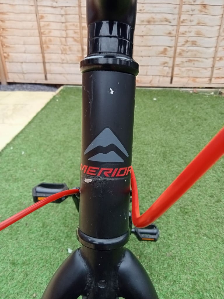 Merida Matts Junior 24 inch wheels Hybrid Mountain Bike.