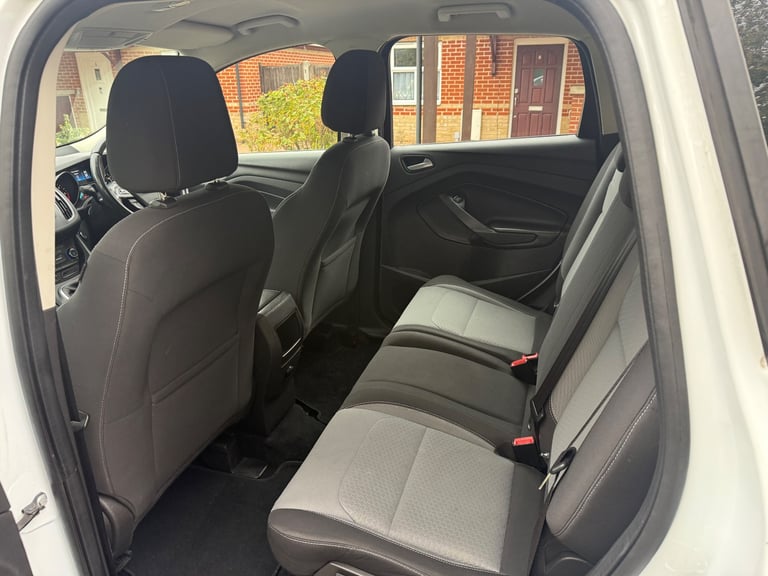 FORD KUGA ZETEC 2.0L TDCI 4X4 2017 FACELIFT START/STOP ULEZ FREE DRIVES PERFECT 