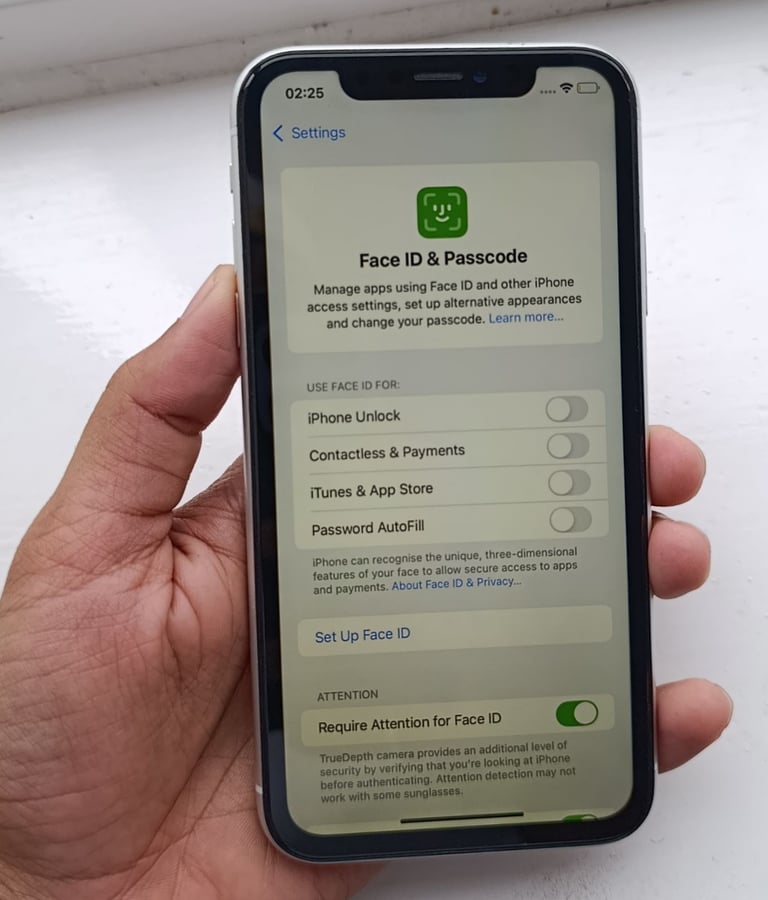 iPhone XR 64 Gb Unlocked- Great condition, Works Perfectly 