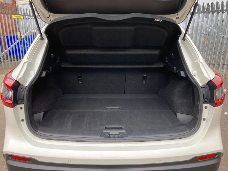  Nissan Qashqai 1.2 DIG-T N-Connecta SUV 5dr Petrol Manual Euro 6 (s/s) (115 ps) Petrol Manual