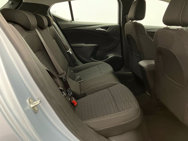 2019 Vauxhall Astra 1.6 CDTi 16V 136 SRi Nav 5dr Hatchback Manual
