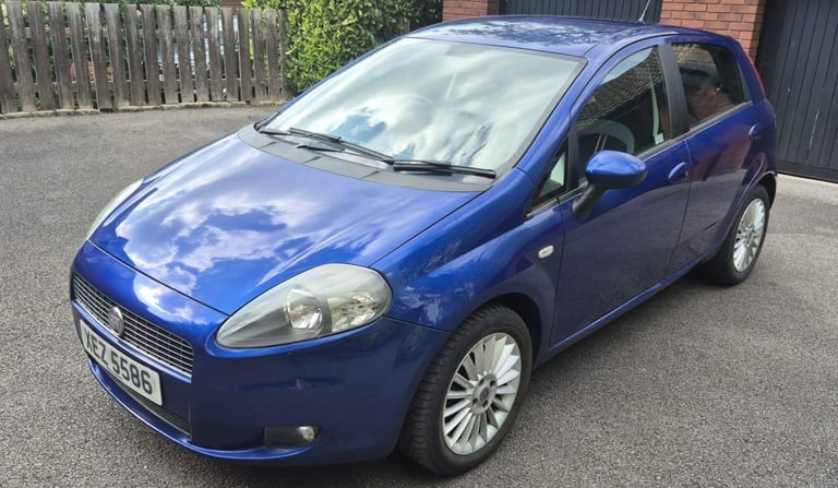 2009 Fiat Grande Punto GP - rare higher spec model - 1 previous owner + Low Miles- 1.4 Petrol Manual