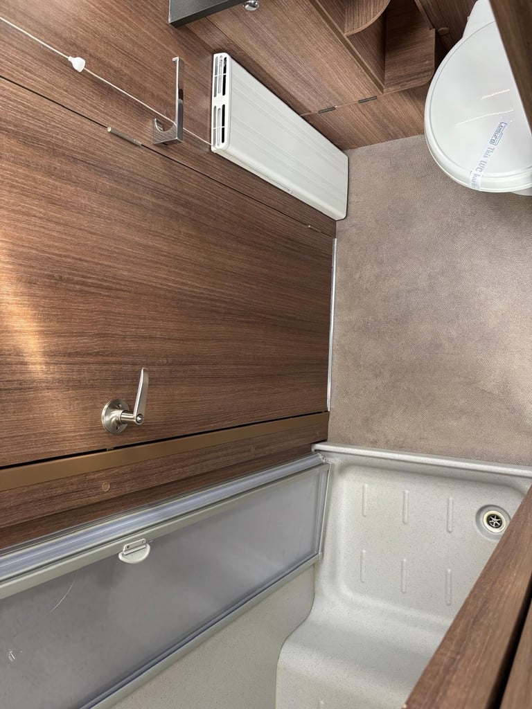 2019 Bailey Unicorn Cabrera (Rear Island Fixed Double Bed) Powrtouch Motor Mover