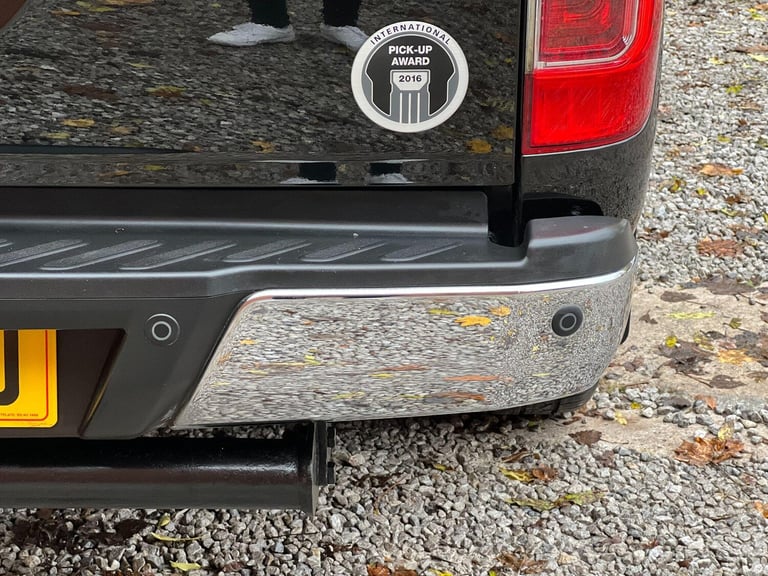 2017 Nissan Navara Double Cab Pick Up Tekna 2.3dCi 190 4WD PICK UP DIESEL Manual