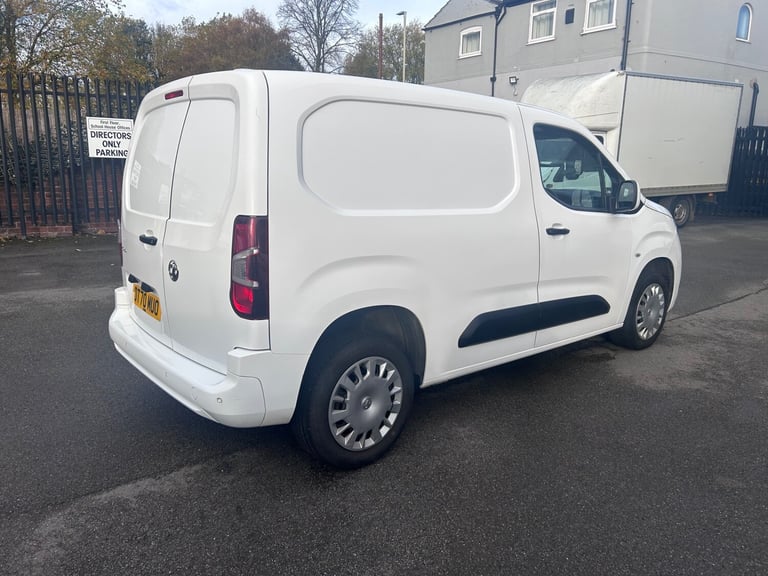 2021 Vauxhall Combo 2300 1.5 Turbo D 100ps H1 Sportive Van PANEL VAN Diesel Manual