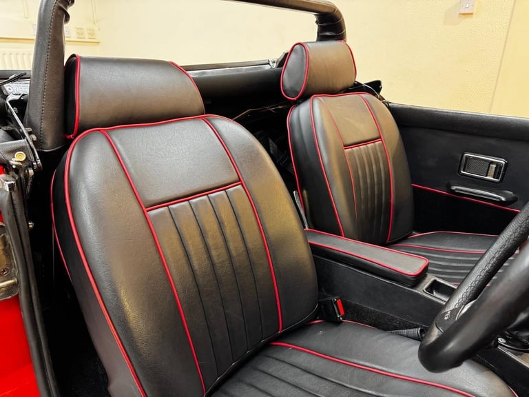 1981 MG MGB V8 CONVERTIBLE SEBRING REP Petrol Manual