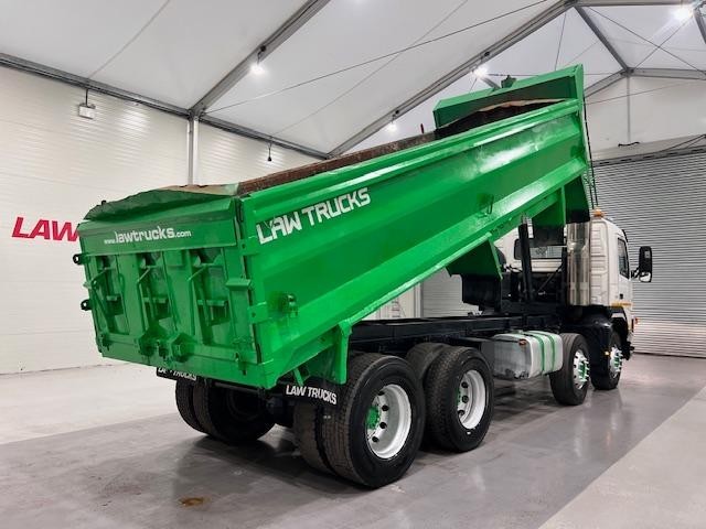 Volvo FM 380 8x4 Day Cab Steel Tipper Manual