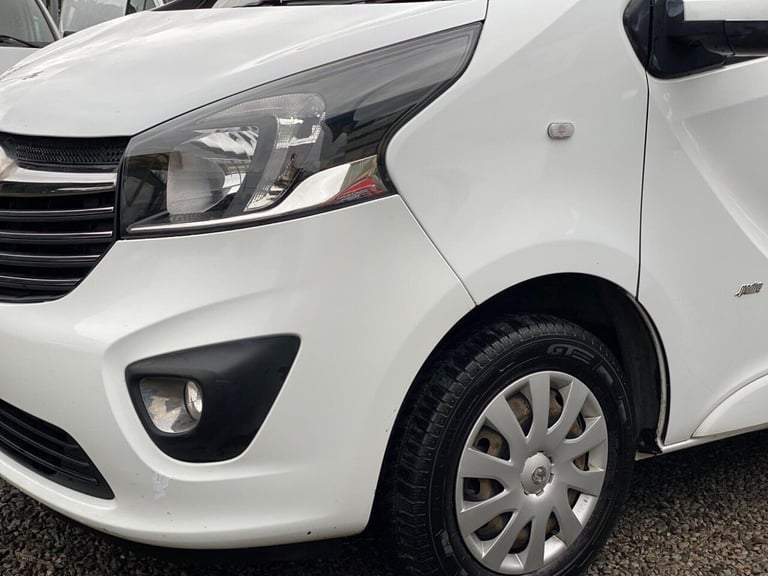 2014 Vauxhall Vivaro WITH SOLAR-ROCK &amp; ROLL-HOB-SINK VAN CONVERSION Diesel Manual