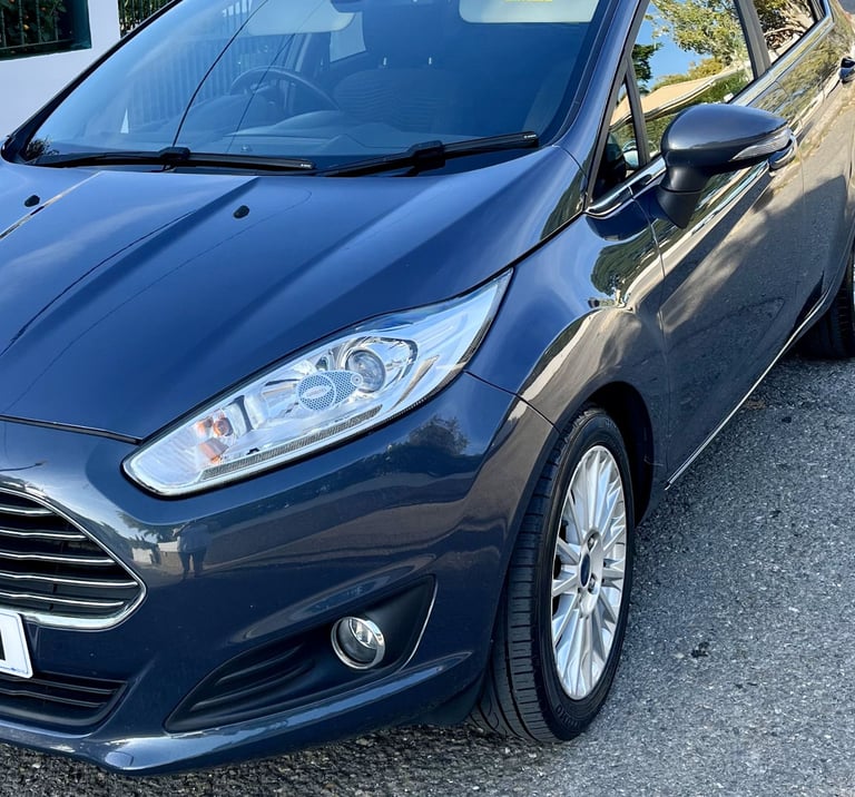 Ford Fiesta 2015 Headlights Genuine Ford L + R, Used  MODEL JA8