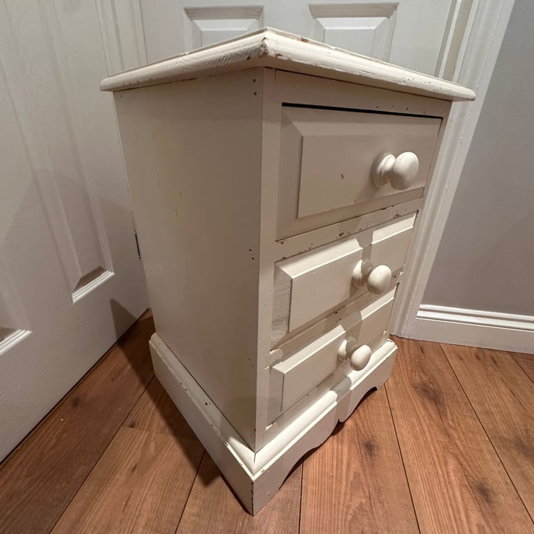 Solid Country Pine Bedside Cabinet Table 3 Dovetail Drawers Cream CHIPPED Paint