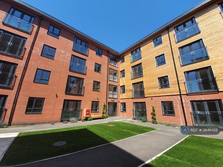 1 bedroom flat in St Thomas's Place, Stockport, SK1 (1 bed) (#2646428)