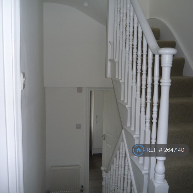 2 bedroom flat in Bawdale Road, East Dulwich, London, SE22 (2 bed) (#2647140)