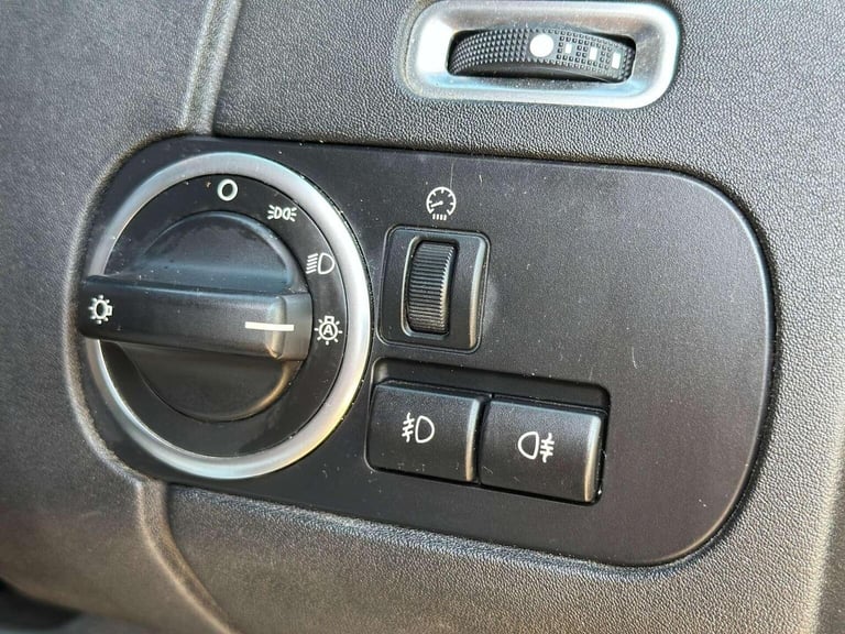 LAND ROVER DISCOVERY 4 3.0 SD V6 Auto 4X4 5dr 2013