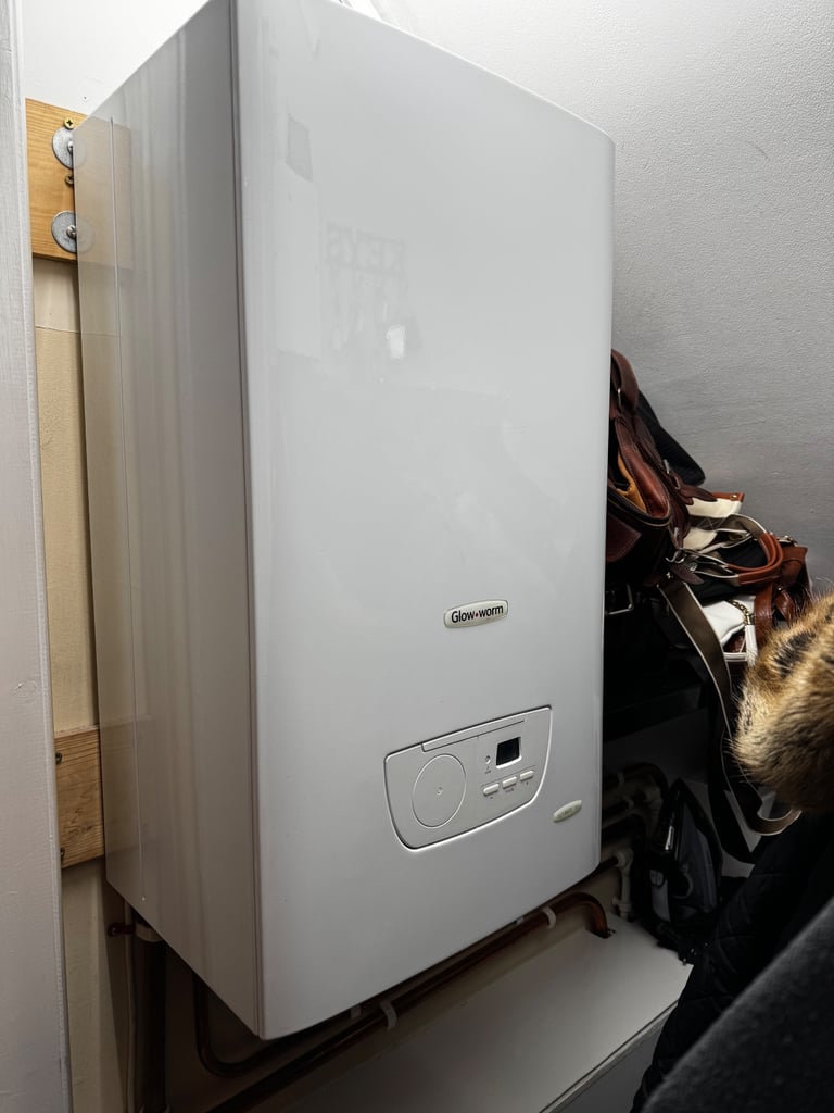 image for Glow Worm 30kW Gas fired Combi Boiler 